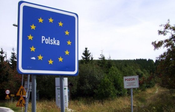 Жителям Литвы порекомендовали вернуться из Польши до 10 августа