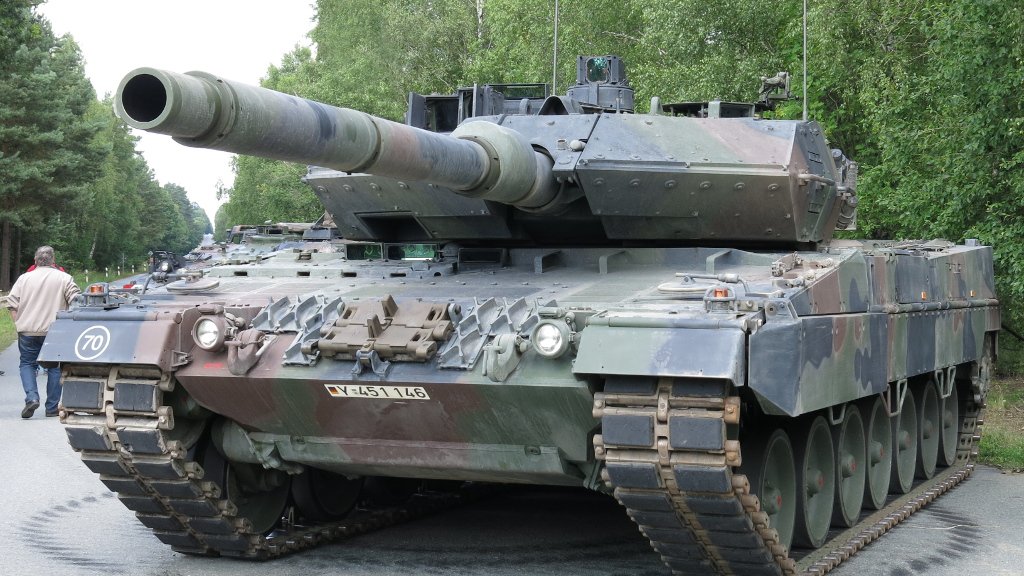 Испания готова передать Украине десять танков Leopard 2 вместо шести — премьер-министр Педро Санчес