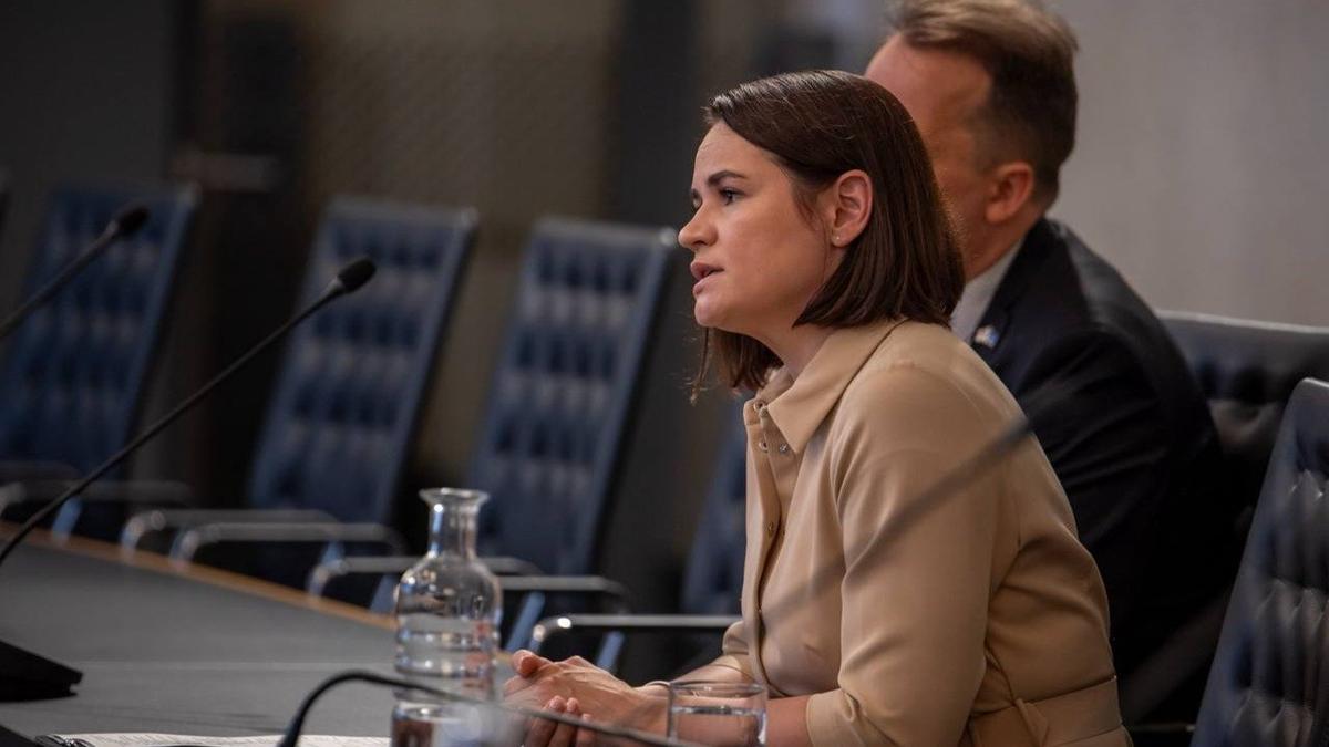 Офис лидера беларуской оппозиции Светланы Тихановской приостановил работу из-за решения властей Литвы ослабить охрану политика