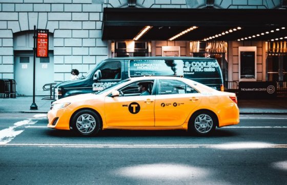 В Мюнхене женщинам сделают скидку на ночные поездки в такси