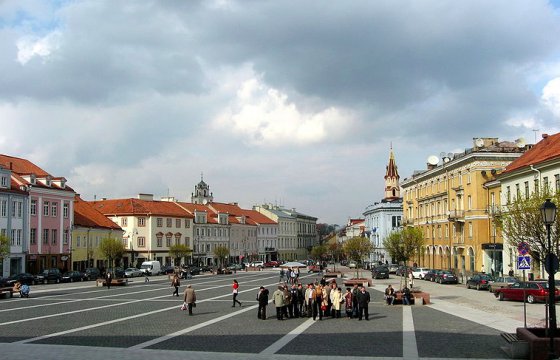 В Литве открываются кафе, парикмахерские и музеи