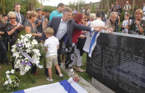 В Литве предложили указывать имена исполнителей Холокоста на мемориалах