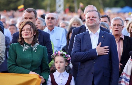 Премьер Литвы: на день матери в стране могут ограничить движение