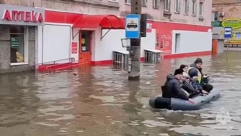 Мэр Оренбурга призвал жителей города, находящихся в зоне подтопления, немедленно эвакуироваться
