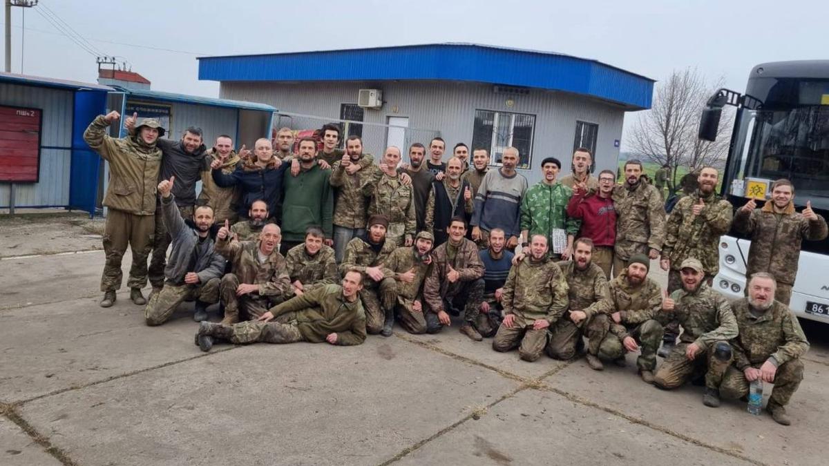 Украина и Россия снова провели обмен пленными. В Украину вернулись 45 человек