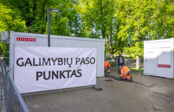 Жителей Вильнюса начнут вакцинировать на площади Лукишкес