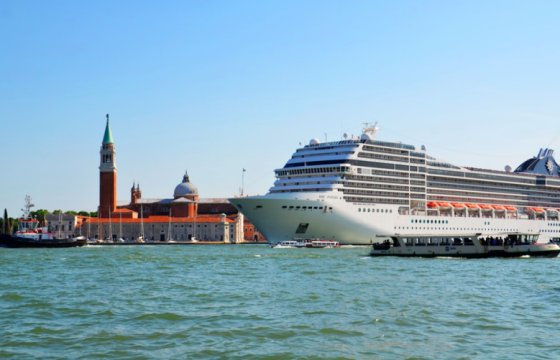 Круизным лайнерам запретят заходить в центр Венеции