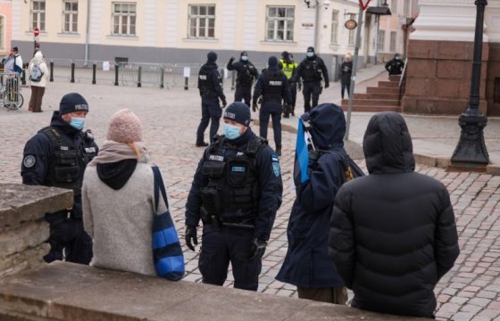 Эстонские противники коронавирусных ограничений вышли из социальных сетей на улицы