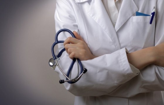 Семейные врачи Латвии продлили забастовку