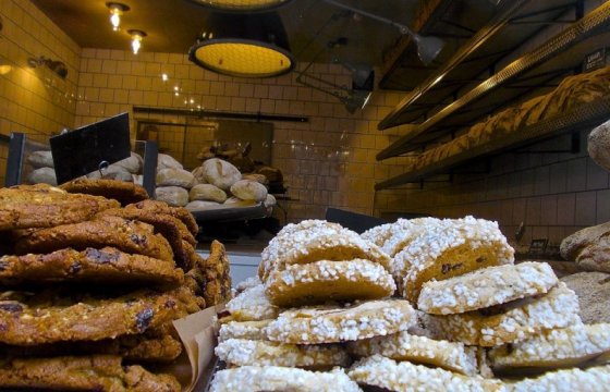 Владельца французской пекарни оштрафовали на 3 тысячи евро за усердную работу