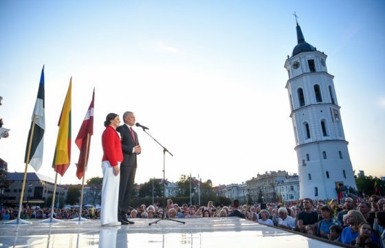 Президент Литвы: Мы с женой обручились на «Балтийском пути»