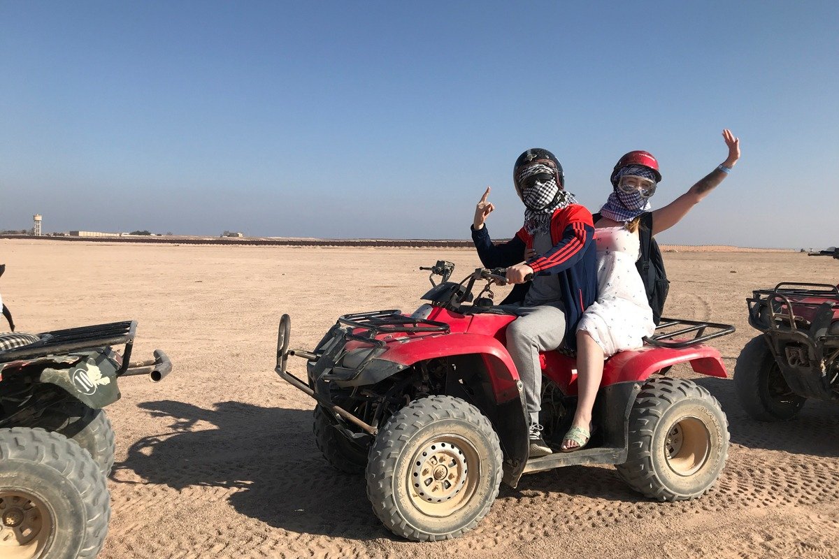 Алексей и Юлия в Хургаде, Египет, январь 2022 года. После возвращения из поездки Алексей попал на первую фильтрацию, до начала полномасштабного вторжения. Фото из личного архива