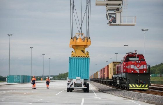 Литовские железные дороги начнут доставлять посылки из Китая