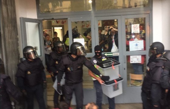 СМИ: В ходе столкновений в Каталонии пострадали более 300 человек
