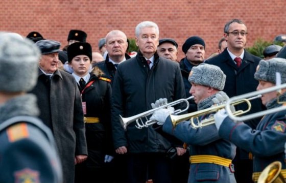 Мэр Москвы посоветовал горожанам не ходить на парад победы