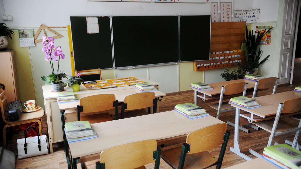 В школах Латвии начались языковые проверки. Каждый шестой учитель не сдал латышский язык на нужный уровень