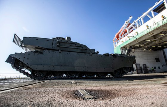 В Эстонию прибыли танки и техника боевой группы НАТО (ФОТО И ВИДЕО)