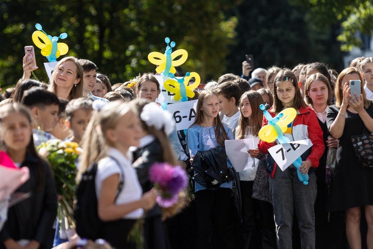 1 сентября в Международной украинской школе. Фото: BNS