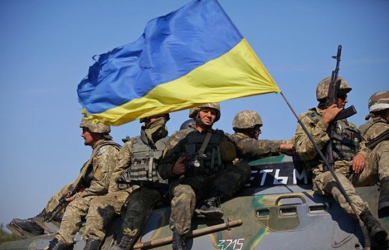 Украина изменит военное приветствие на «Слава Украине — Героям слава»