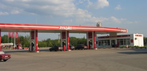 Продажа Lukoil Baltija может занять до года (Обновлено)