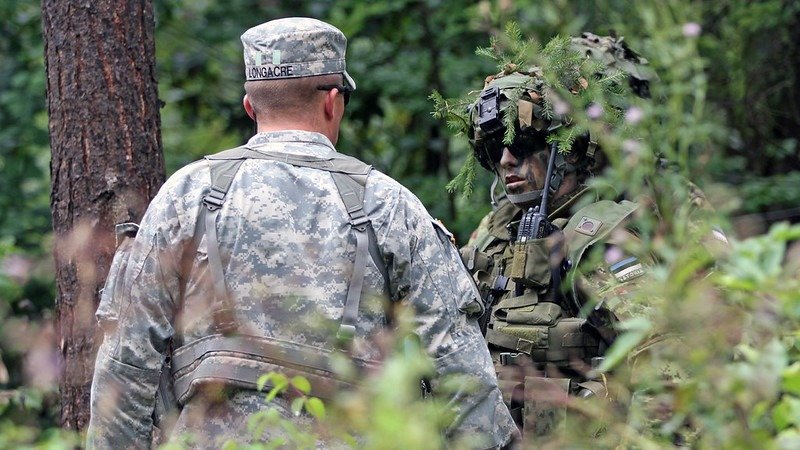 Эстония готовится к возможным провокациям со стороны РФ и перебрасывает войска ближе к российской границе
