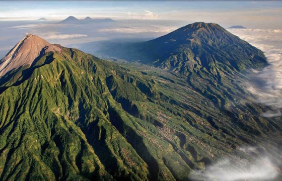 Авиакомпании отменяют рейсы на Бали из-за извержения вулкана