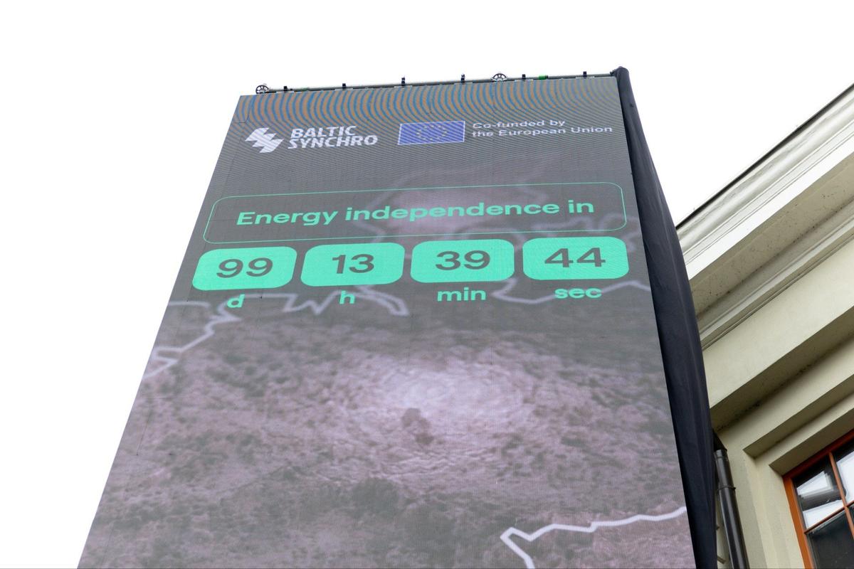 За 100 дней до подключения к сетям Европы в Вильнюсе установили символические часы с обратным отсчетом до энергетической независимости. Фото: правительство Литвы