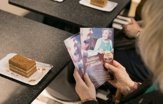85 кафе Вильнюса будут бесплатно угощать пенсионеров кофе