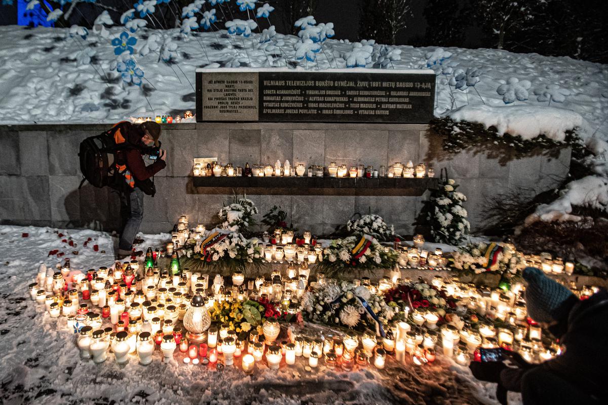Мемориал погибшим 13 января 1991 года у телебашни в Вильнюсе. Фото: BNS