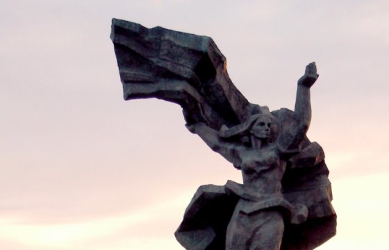 Нацблок в Риге требует 12 тысяч евро на разъясняющие таблички у советских памятников