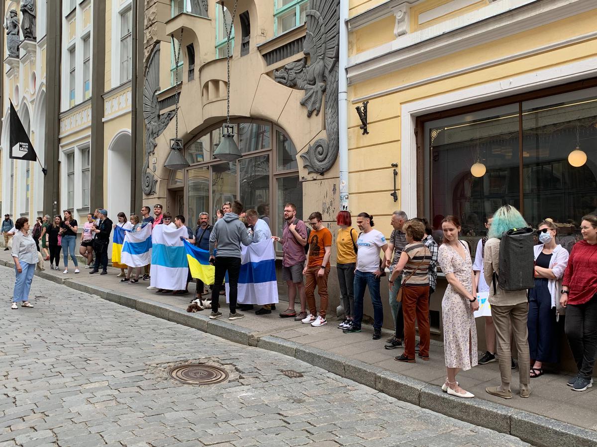 Акция в поддержку Украины в Таллинне. Фото: Twitter, @artemtam