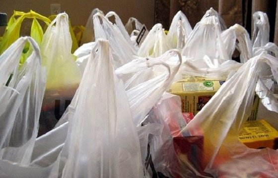 В Латвии вырастет налог на пластиковые пакеты