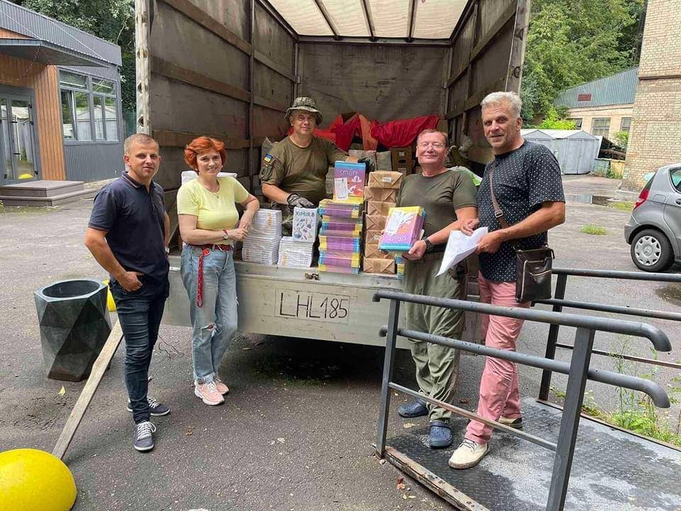 Учебники из Украины доставили в филиал Международной украинской школы в Вильнюсе