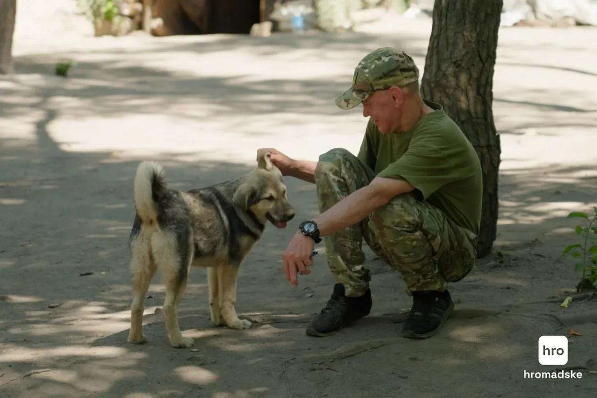 Военнослужащие батальона «Шквал» во время свободного времени на БОВП. Виктория Коломиец, Полина Жукова / hromadske