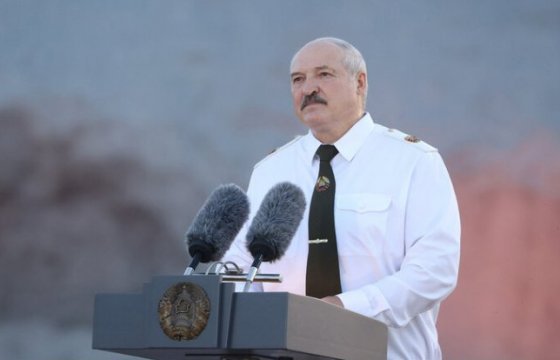 Лукашенко призвал латышей и литовцев очнуться