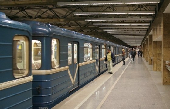 Одна из станций в метро Петербурга закрыта: поступил анонимный звонок о бомбе
