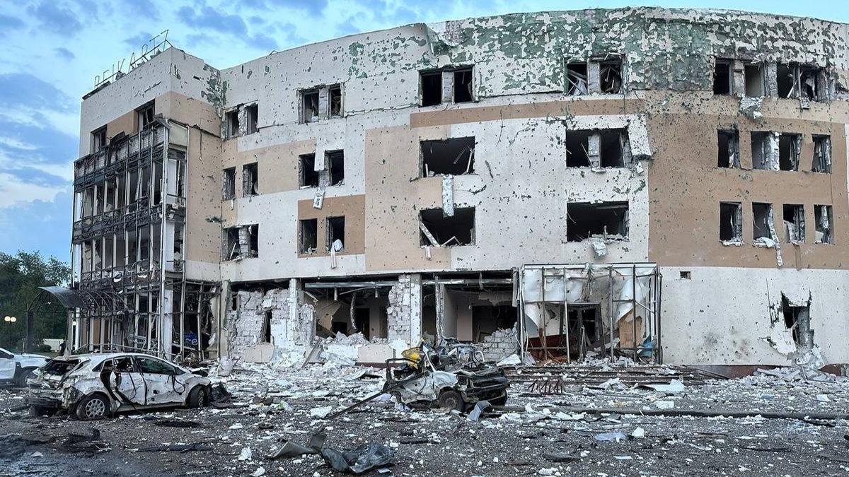 Россия снова нанесла удар по Запорожью. Под обстрел попал отель, где часто останавливаются сотрудники ООН