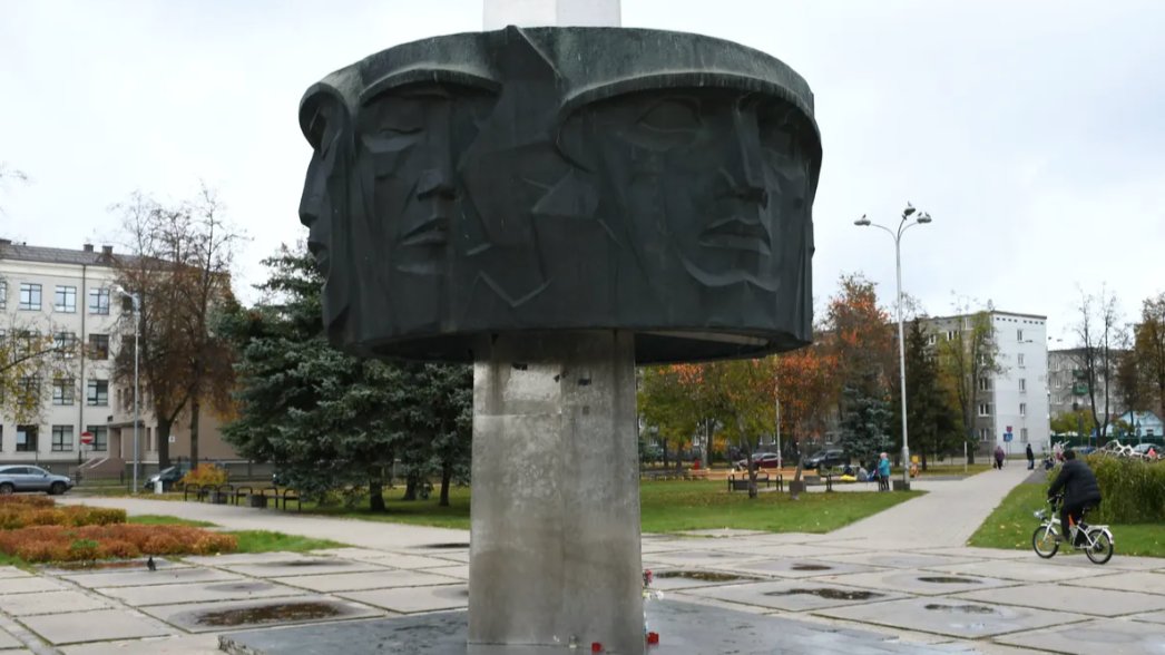 Суд: обязанность самоуправлений демонтировать советские памятники соответствует конституции Латвии
