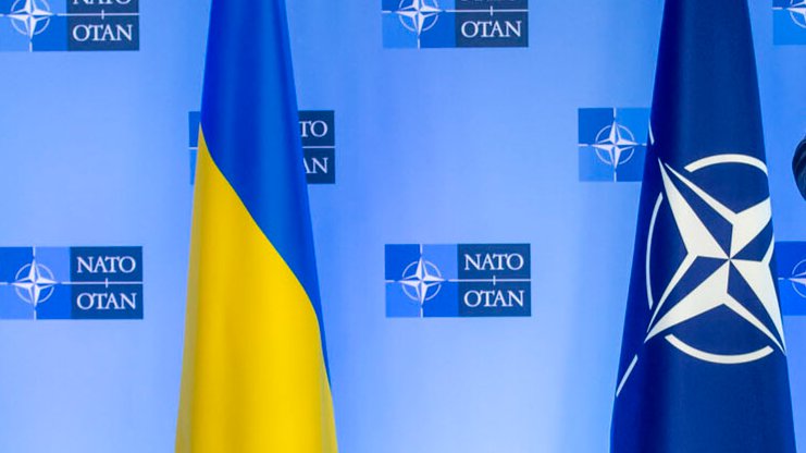 Украина подает заявку на вступление в НАТО в ускоренном порядке