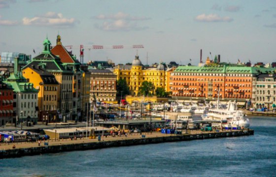 Парламент Швеции разрешил правительству вводить локдаун в стране