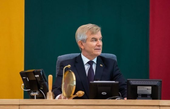 Инициативу о недоверии спикеру Сейма Литвы подписали 53 парламентария