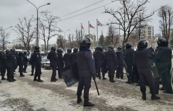 Как в странах Балтии реагируют на протест в России