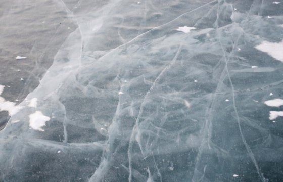 В Эстонии разрешили выходить на лед Чудского озера