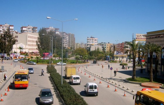 В Турции рядом с полицейским автобусом взорвалась бомба