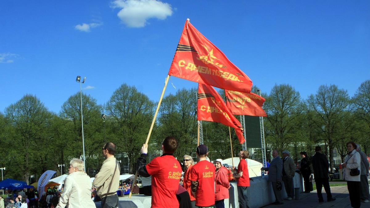 9 мая в Латвии запрещены флаги России, военные песни, салюты и цветы в местах снесенных советских памятников
