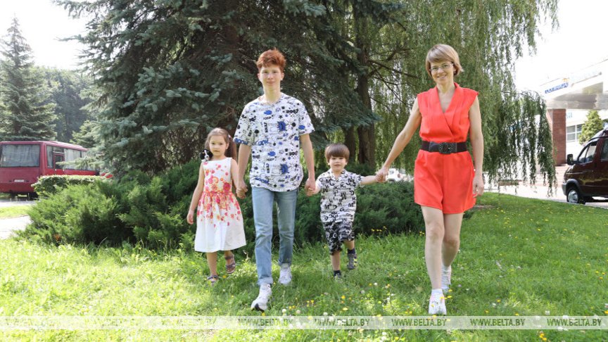 Семья рижанина, взявшего интервью у Лукашенко, получила белорусские паспорта
