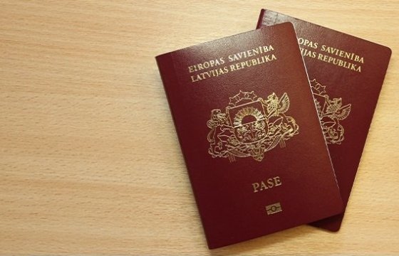 В Латвии собирают подписи за оплату паспортов и ID-карт из бюджета
