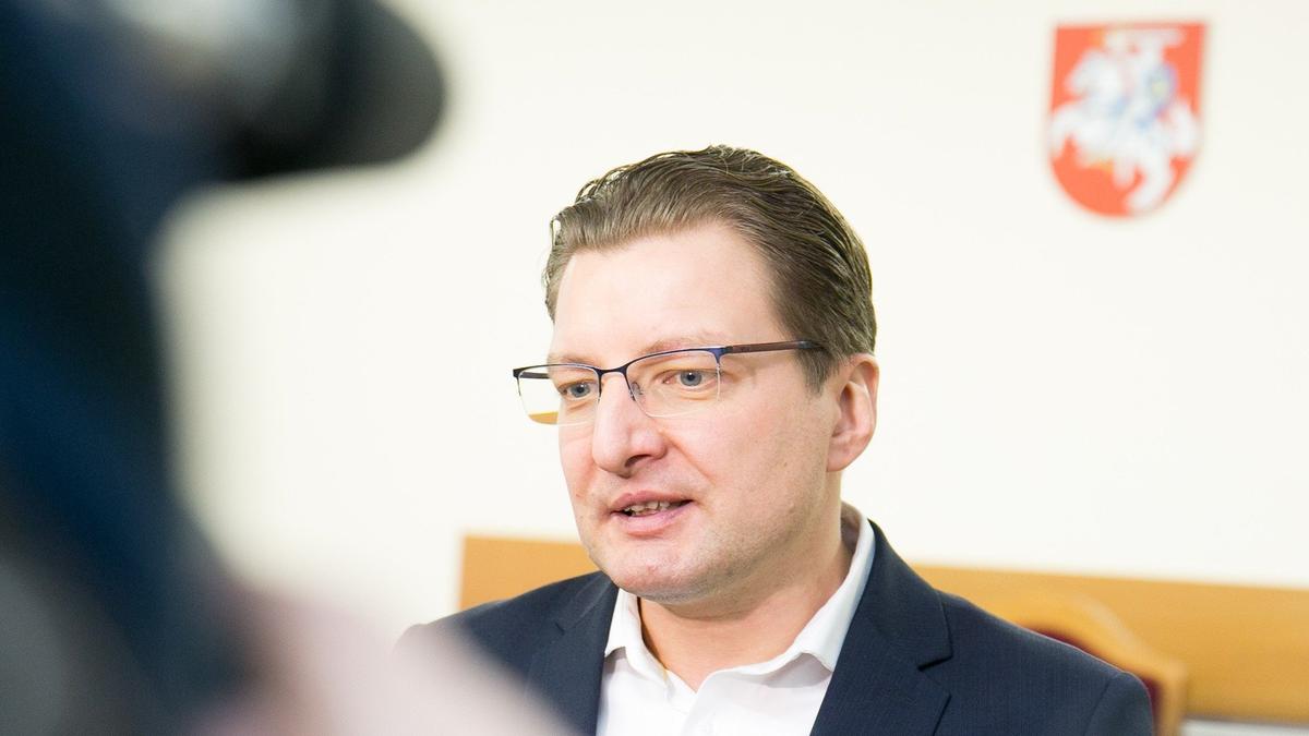 «Большой нужды в русскоязычных СМИ в Литве нет» — глава Союза журналистов Дэйнюс Радзявичюс в подкасте «Красный флаг»