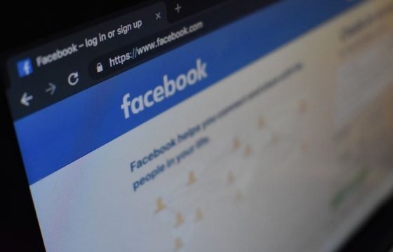 Facebook начал удалять посты о митингах против карантина в США