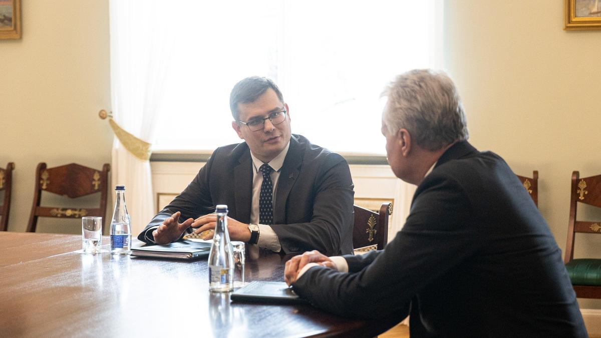 Президент Литвы назначил Лауринаса Кащюнаса министром обороны. Против его назначения выступали более 20 общественных организаций